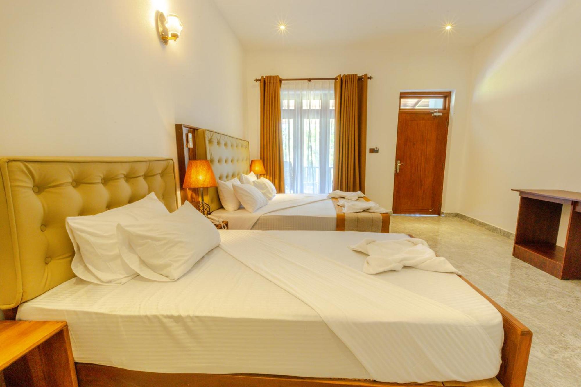 Elysia Sigiriya Hotel ดัมบูลลา ภายนอก รูปภาพ